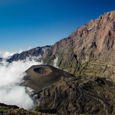 mount-meru-climb